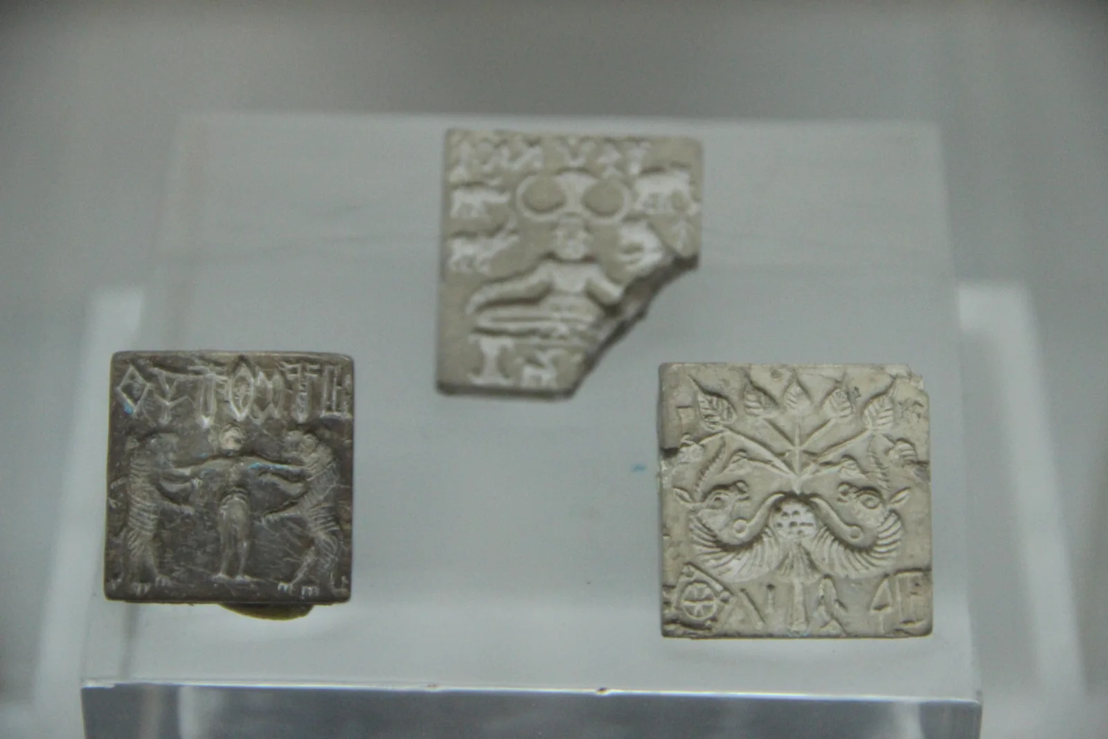 Facing the Past: 5 Revelations from the New Rakhigarhi Discoveries: Harappan seals